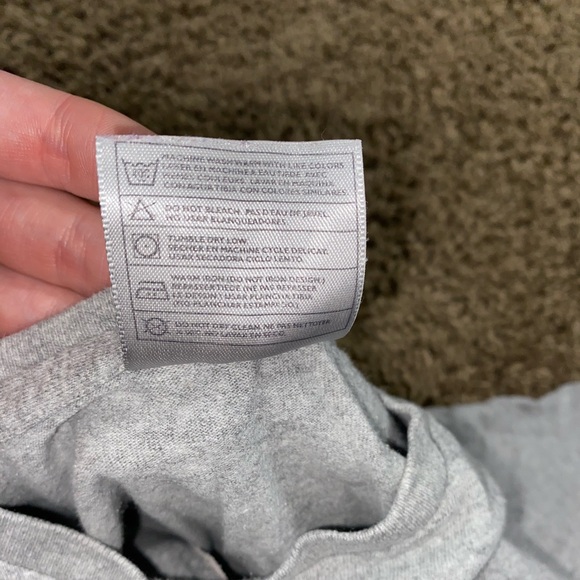 Nike Just Do It Embroidered Grey T-Shirt - Picture 6 of 6